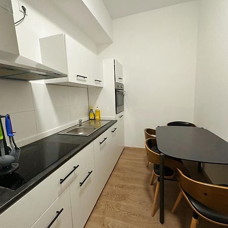 2Schlafenzimmer 5Betten Montuerwhonung Lägenhet Düsseldorf Exteriör bild