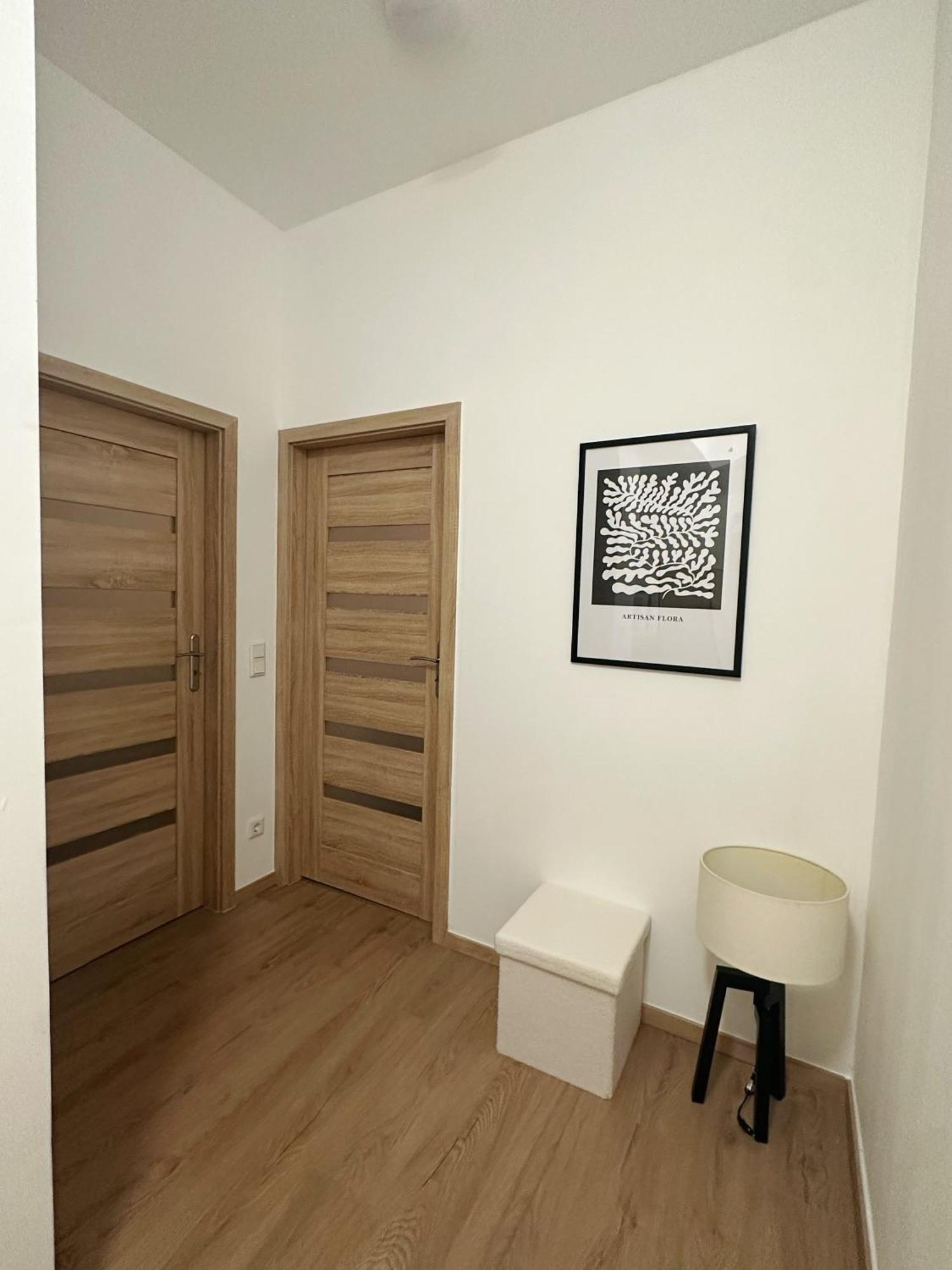 2Schlafenzimmer 5Betten Montuerwhonung Lägenhet Düsseldorf Exteriör bild